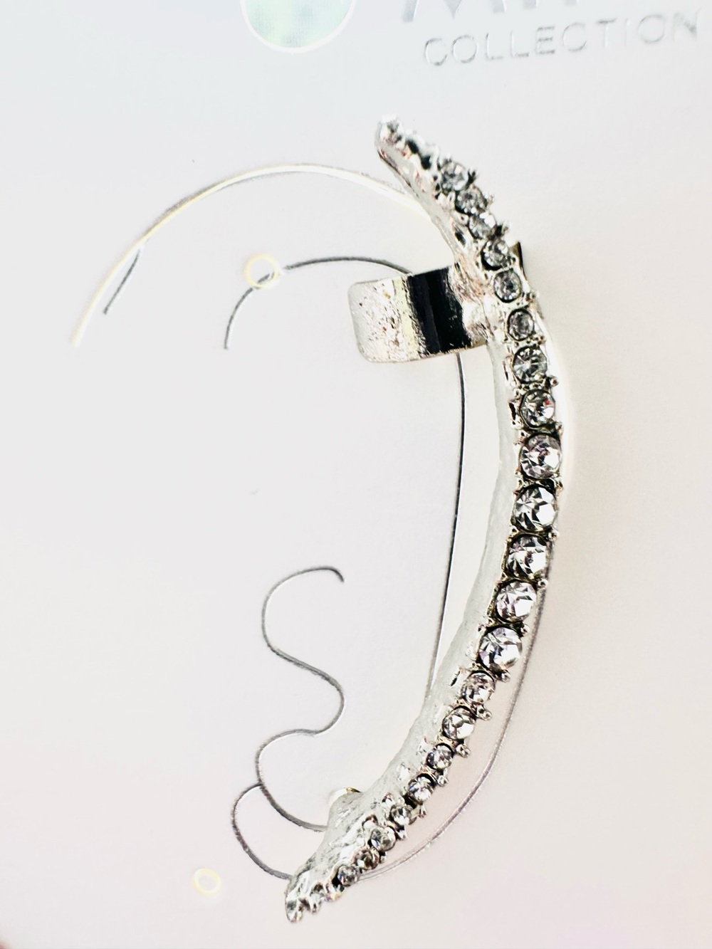 💜3/$30 Rhinestone Silvertone Ear Climber for pierced ears